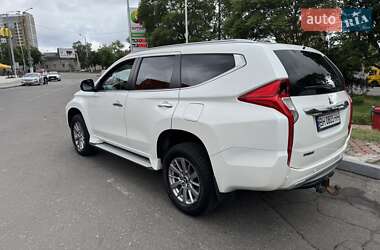 Внедорожник / Кроссовер Mitsubishi Pajero Sport 2016 в 
