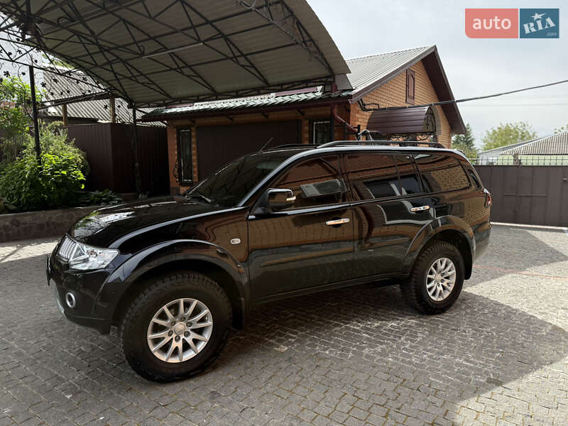 Внедорожник / Кроссовер Mitsubishi Pajero Sport 2010 в Сумах