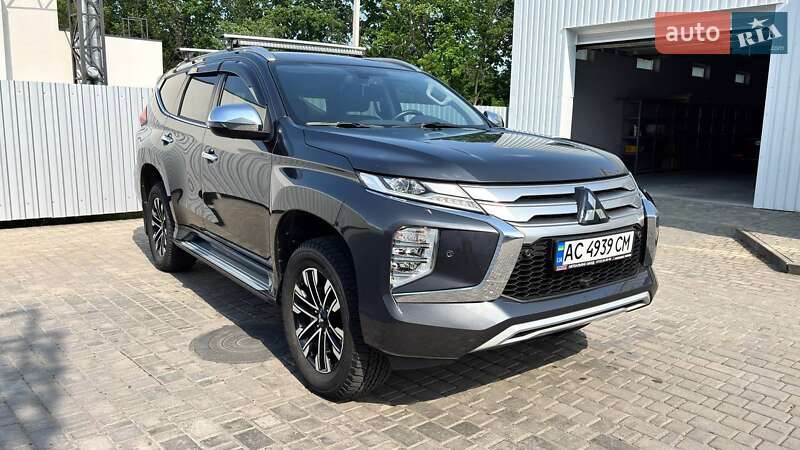 Позашляховик / Кросовер Mitsubishi Pajero Sport 2021 в Луцьку