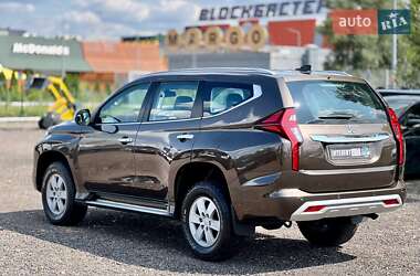 Внедорожник / Кроссовер Mitsubishi Pajero Sport 2021 в 