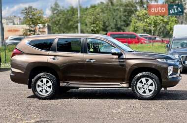Внедорожник / Кроссовер Mitsubishi Pajero Sport 2021 в 