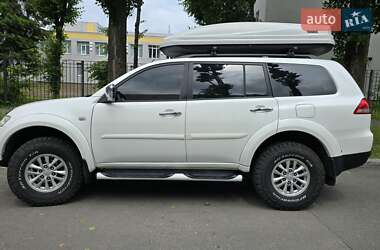 Внедорожник / Кроссовер Mitsubishi Pajero Sport 2014 в 