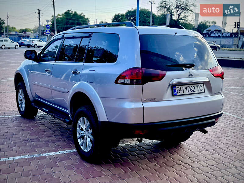 Внедорожник / Кроссовер Mitsubishi Pajero Sport 2015 в Одессе