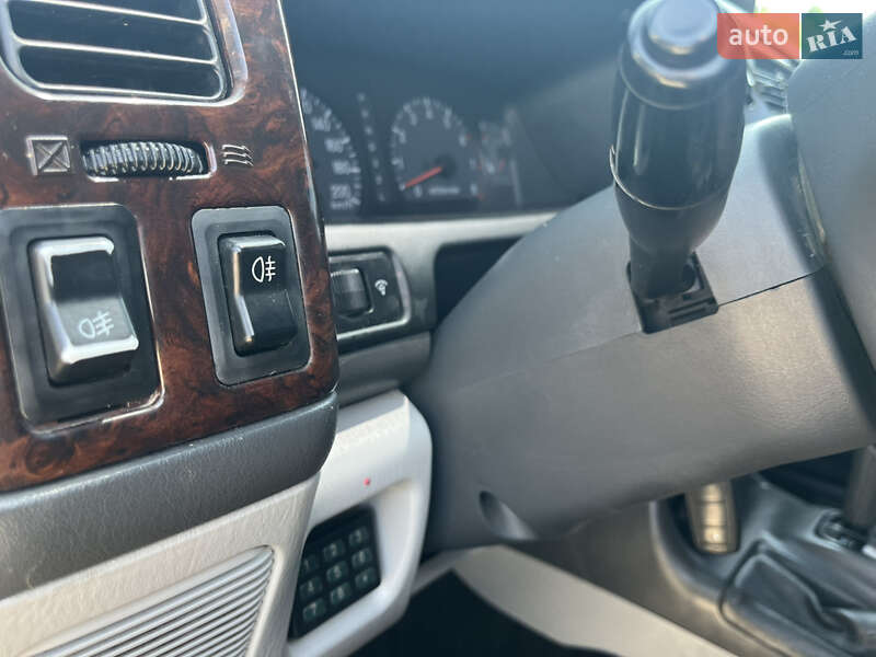 Внедорожник / Кроссовер Mitsubishi Pajero Sport 2002 в Сваляве