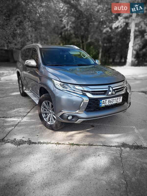 Mitsubishi Pajero Sport 2016