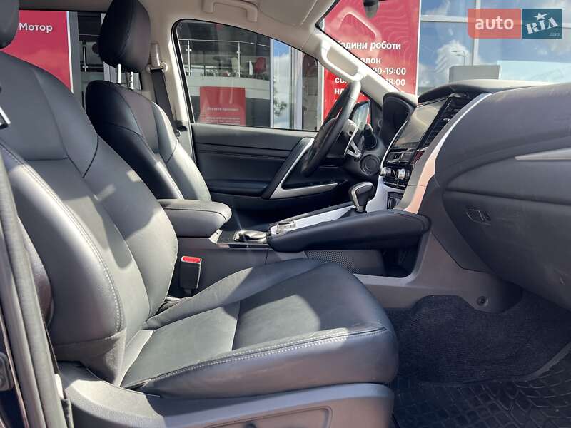 Позашляховик / Кросовер Mitsubishi Pajero Sport 2021 в Вінниці