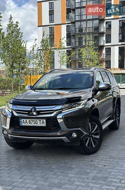Позашляховик / Кросовер Mitsubishi Pajero Sport 2017 в Києві