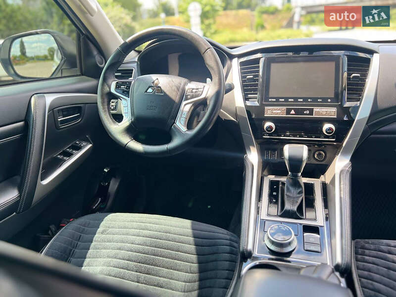Внедорожник / Кроссовер Mitsubishi Pajero Sport 2021 в Кропивницком