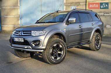 Позашляховик / Кросовер Mitsubishi Pajero Sport 2014 в Києві