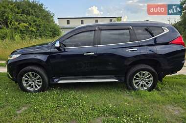 Внедорожник / Кроссовер Mitsubishi Pajero Sport 2017 в 