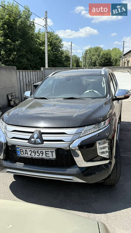Mitsubishi Pajero Sport 2021