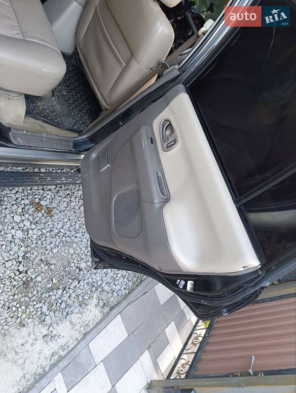 Позашляховик / Кросовер Mitsubishi Pajero Sport 2000 в Сваляві