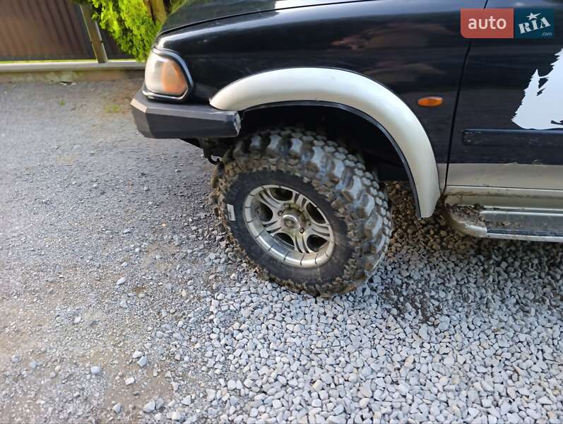 Позашляховик / Кросовер Mitsubishi Pajero Sport 2000 в Сваляві