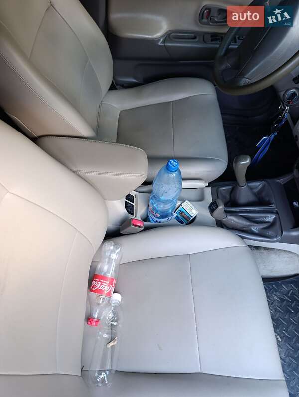 Позашляховик / Кросовер Mitsubishi Pajero Sport 2000 в Сваляві