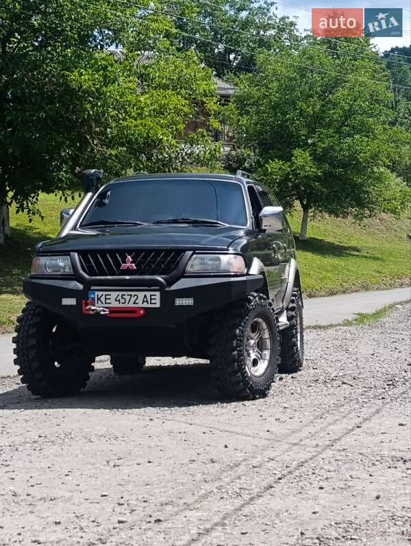 Позашляховик / Кросовер Mitsubishi Pajero Sport 2000 в Сваляві