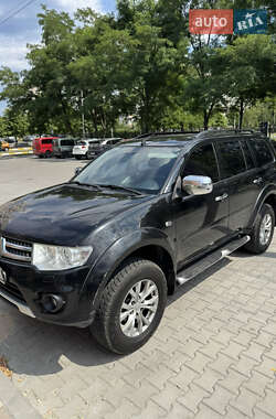 Позашляховик / Кросовер Mitsubishi Pajero Sport 2013 в Бучі