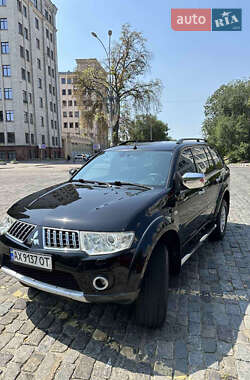 Внедорожник / Кроссовер Mitsubishi Pajero Sport 2012 в Харькове