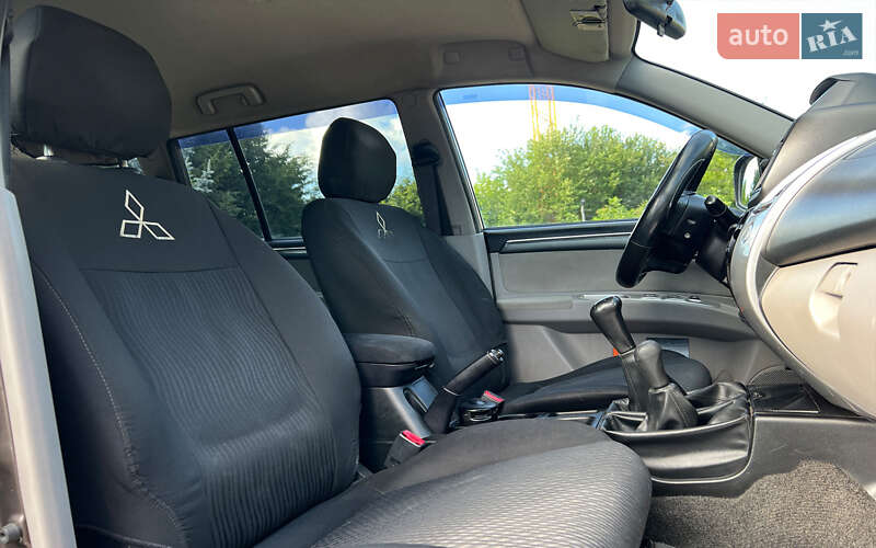 Внедорожник / Кроссовер Mitsubishi Pajero Sport 2013 в Львове фото 9 Внедорожник / Кроссовер Mitsubishi Pajero Sport 2013 в Львове