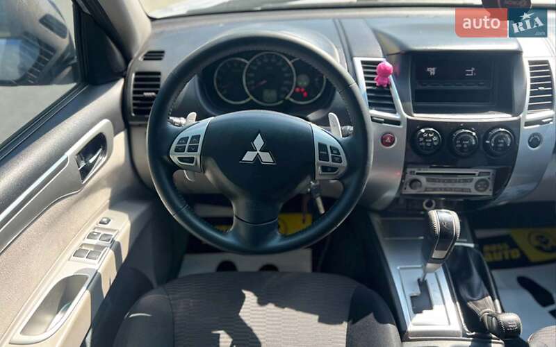 Позашляховик / Кросовер Mitsubishi Pajero Sport 2011 в Івано-Франківську