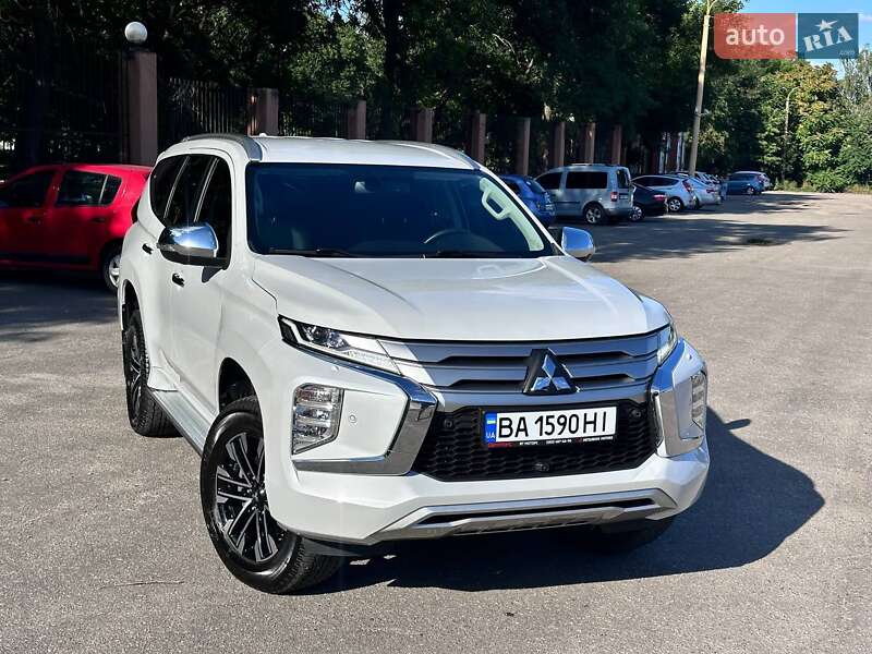 Mitsubishi Pajero Sport 2021