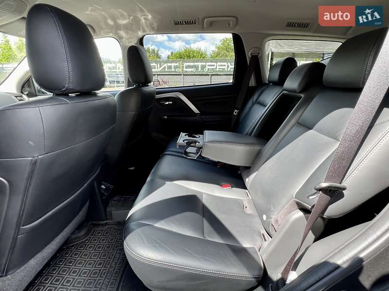 Внедорожник / Кроссовер Mitsubishi Pajero Sport 2019 в Киеве