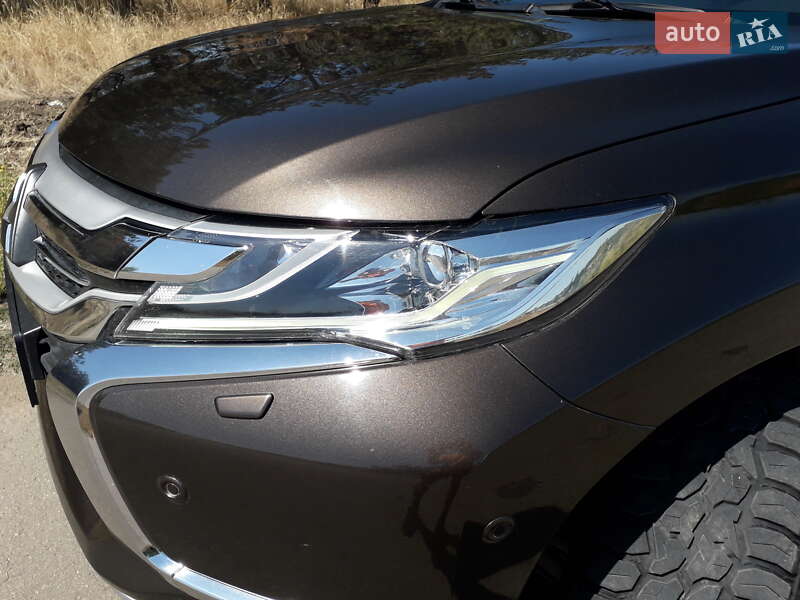 Mitsubishi Pajero Sport 2016