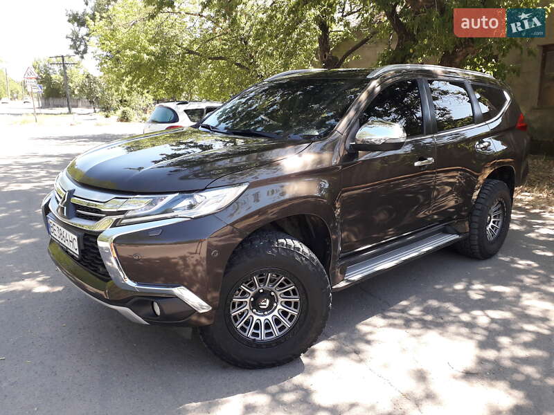 Внедорожник / Кроссовер Mitsubishi Pajero Sport 2016 в Еланце