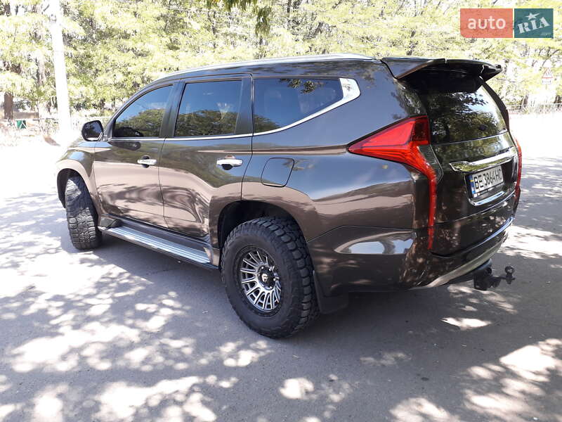 Внедорожник / Кроссовер Mitsubishi Pajero Sport 2016 в Еланце