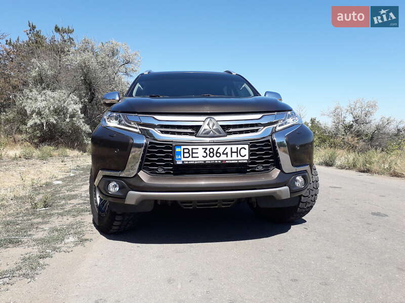 Внедорожник / Кроссовер Mitsubishi Pajero Sport 2016 в Еланце