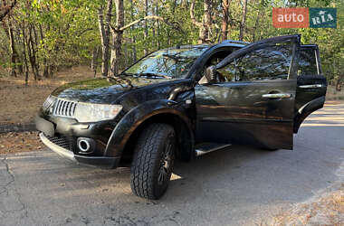 Позашляховик / Кросовер Mitsubishi Pajero Sport 2012 в Запоріжжі