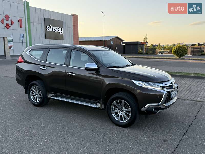 Позашляховик / Кросовер Mitsubishi Pajero Sport 2016 в Виноградові