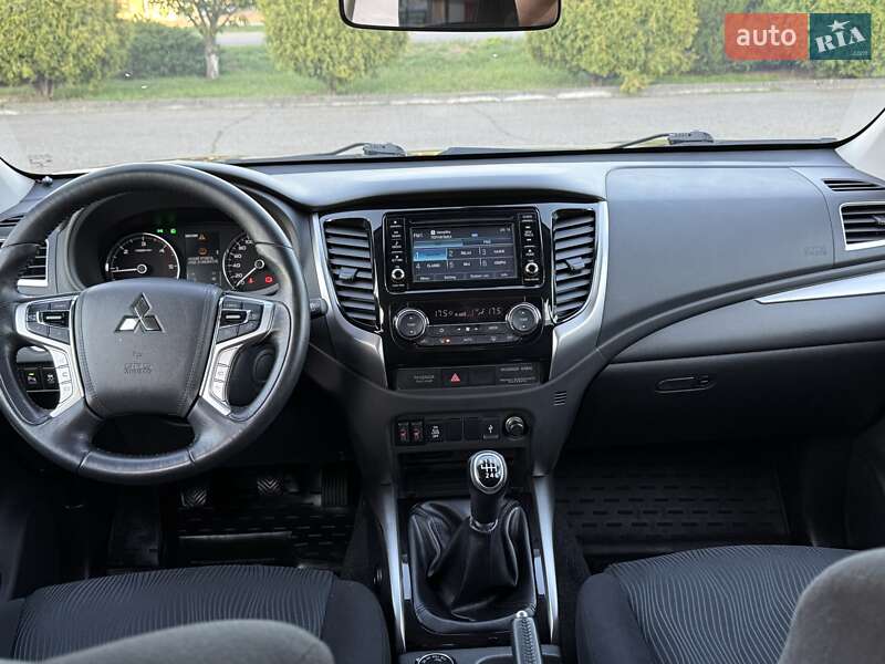 Позашляховик / Кросовер Mitsubishi Pajero Sport 2016 в Виноградові