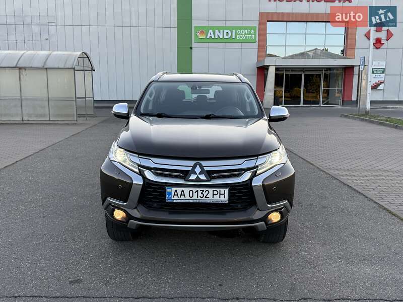 Позашляховик / Кросовер Mitsubishi Pajero Sport 2016 в Виноградові