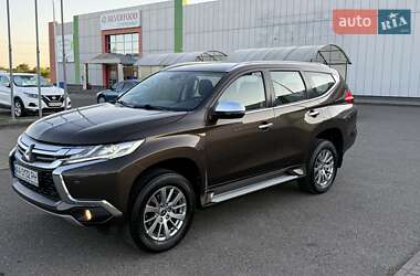 Внедорожник / Кроссовер Mitsubishi Pajero Sport 2016 в Виноградове