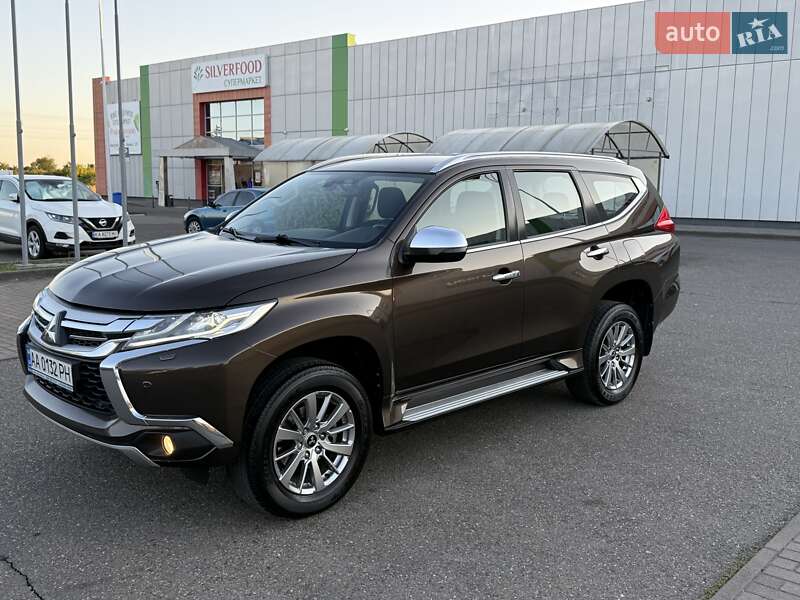 Mitsubishi Pajero Sport 2016
