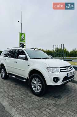 Позашляховик / Кросовер Mitsubishi Pajero Sport 2015 в Миронівці