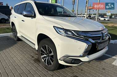 Позашляховик / Кросовер Mitsubishi Pajero Sport 2018 в Києві