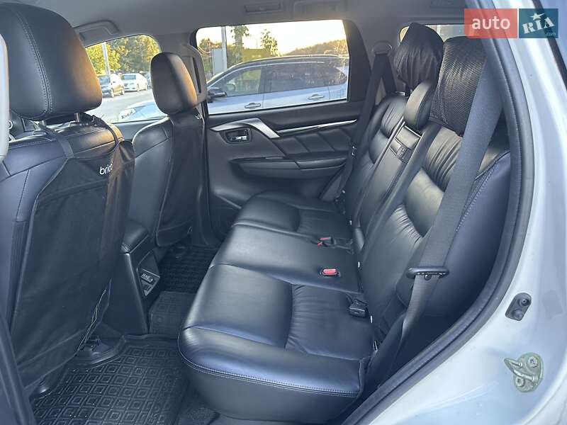 Внедорожник / Кроссовер Mitsubishi Pajero Sport 2018 в Киеве