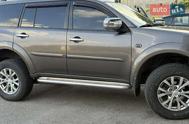 Внедорожник / Кроссовер Mitsubishi Pajero Sport 2015 в Золотоноше