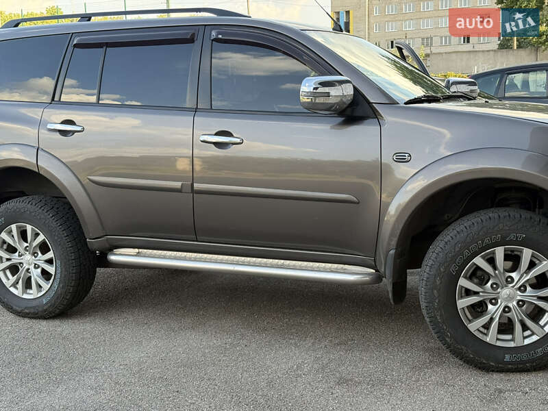 Mitsubishi Pajero Sport 2015