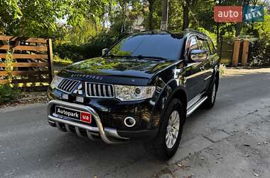 Позашляховик / Кросовер Mitsubishi Pajero Sport 2011 в Києві