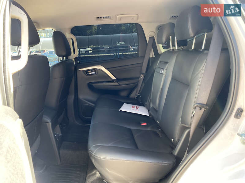 Внедорожник / Кроссовер Mitsubishi Pajero Sport 2024 в Киеве