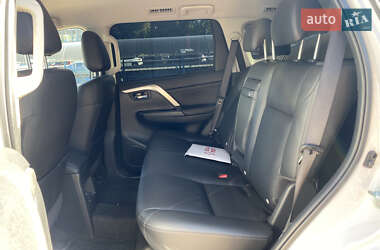 Позашляховик / Кросовер Mitsubishi Pajero Sport 2024 в 