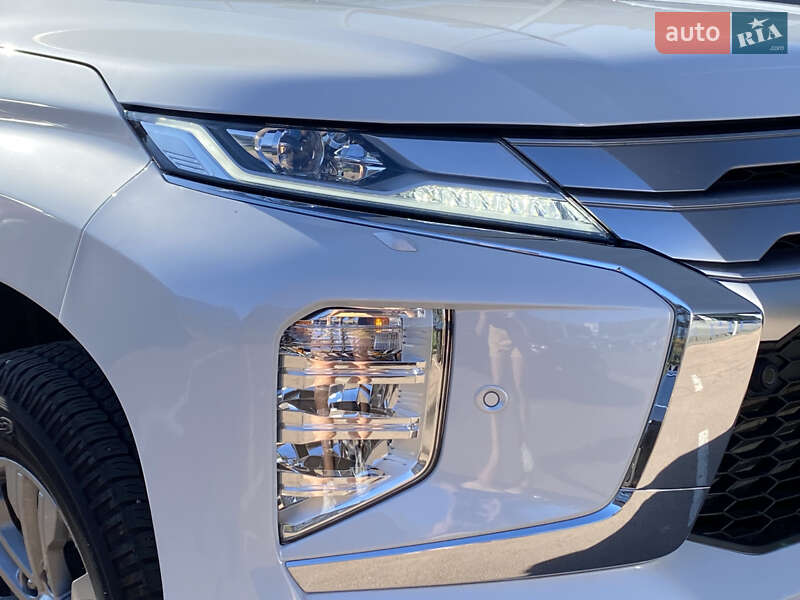 Внедорожник / Кроссовер Mitsubishi Pajero Sport 2024 в Киеве