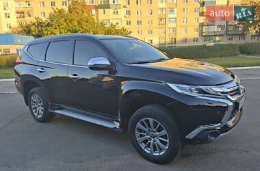 Позашляховик / Кросовер Mitsubishi Pajero Sport 2017 в Сумах