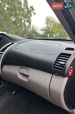 Внедорожник / Кроссовер Mitsubishi Pajero Sport 2011 в 