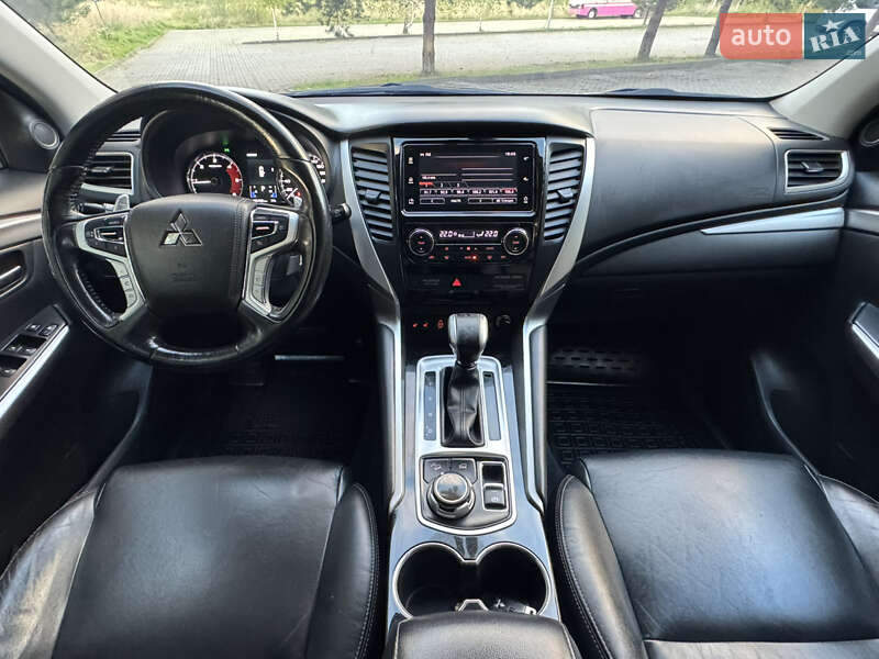 Внедорожник / Кроссовер Mitsubishi Pajero Sport 2019 в Дрогобыче