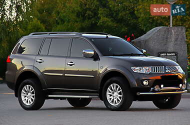 Внедорожник / Кроссовер Mitsubishi Pajero Sport 2013 в 