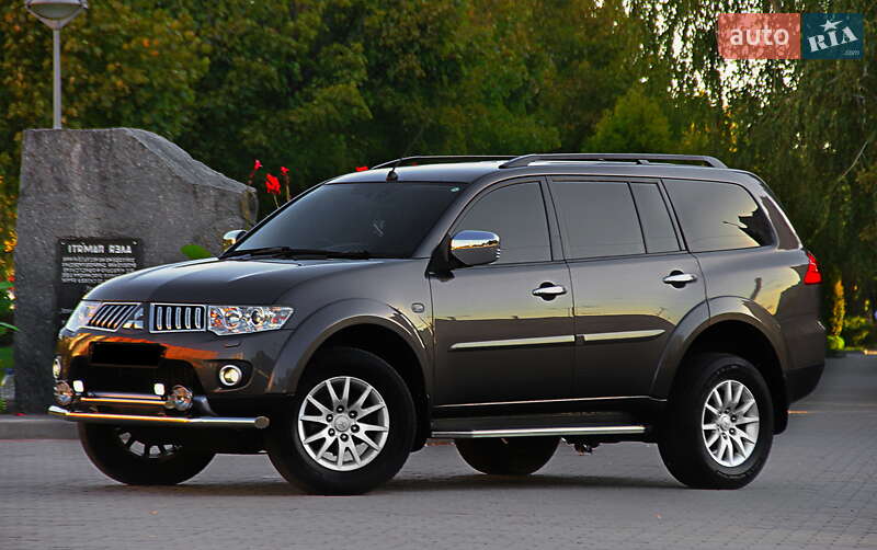 Mitsubishi Pajero Sport 2013