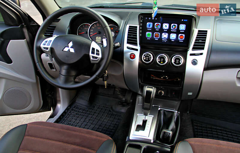 Внедорожник / Кроссовер Mitsubishi Pajero Sport 2013 в Днепре фото 13 Внедорожник / Кроссовер Mitsubishi Pajero Sport 2013 в Днепре